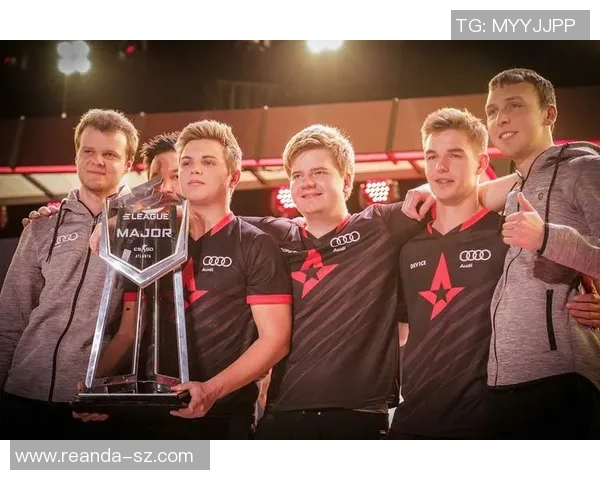 S15LOL赛事中WE战队荣登CSGO状态排行榜第五名引发热议